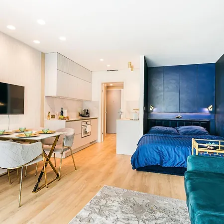 Boutique Diorit With Garage And Terrace Apartmán *