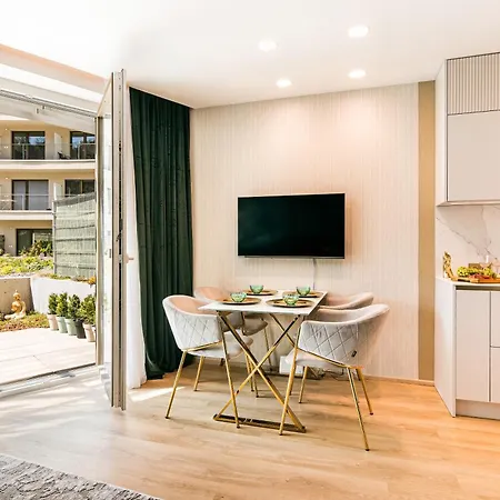 Boutique Diorit With Garage And Terrace Komín