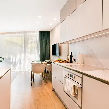 Boutique Diorit With Garage And Terrace *