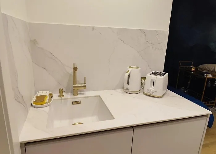 Boutique Diorit With Garage And Terrace Apartamento Komin