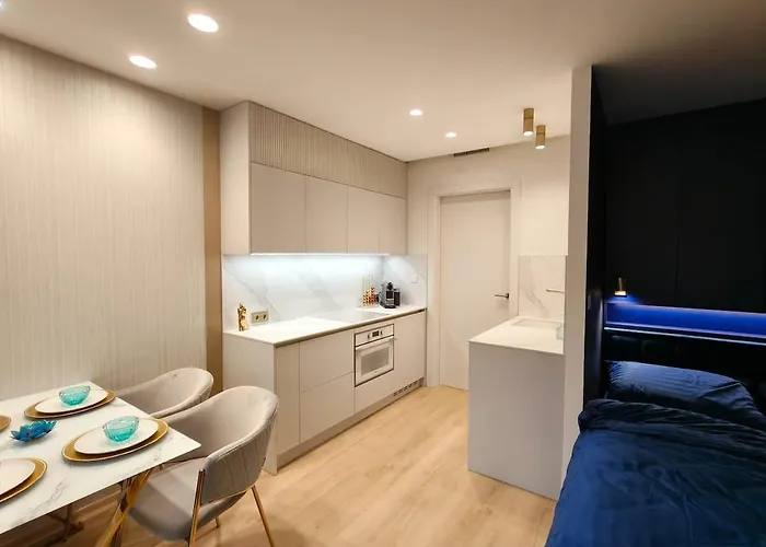 Boutique Diorit With Garage And Terrace Apartamento Komín